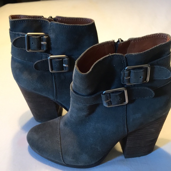 Lucky Brand Ankle Boots Sz 7 With 4 inch Heels - Picture 2 of 8